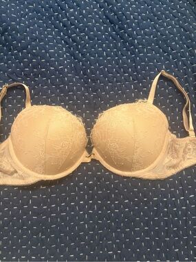 victoria’s secret tan lace push up bra